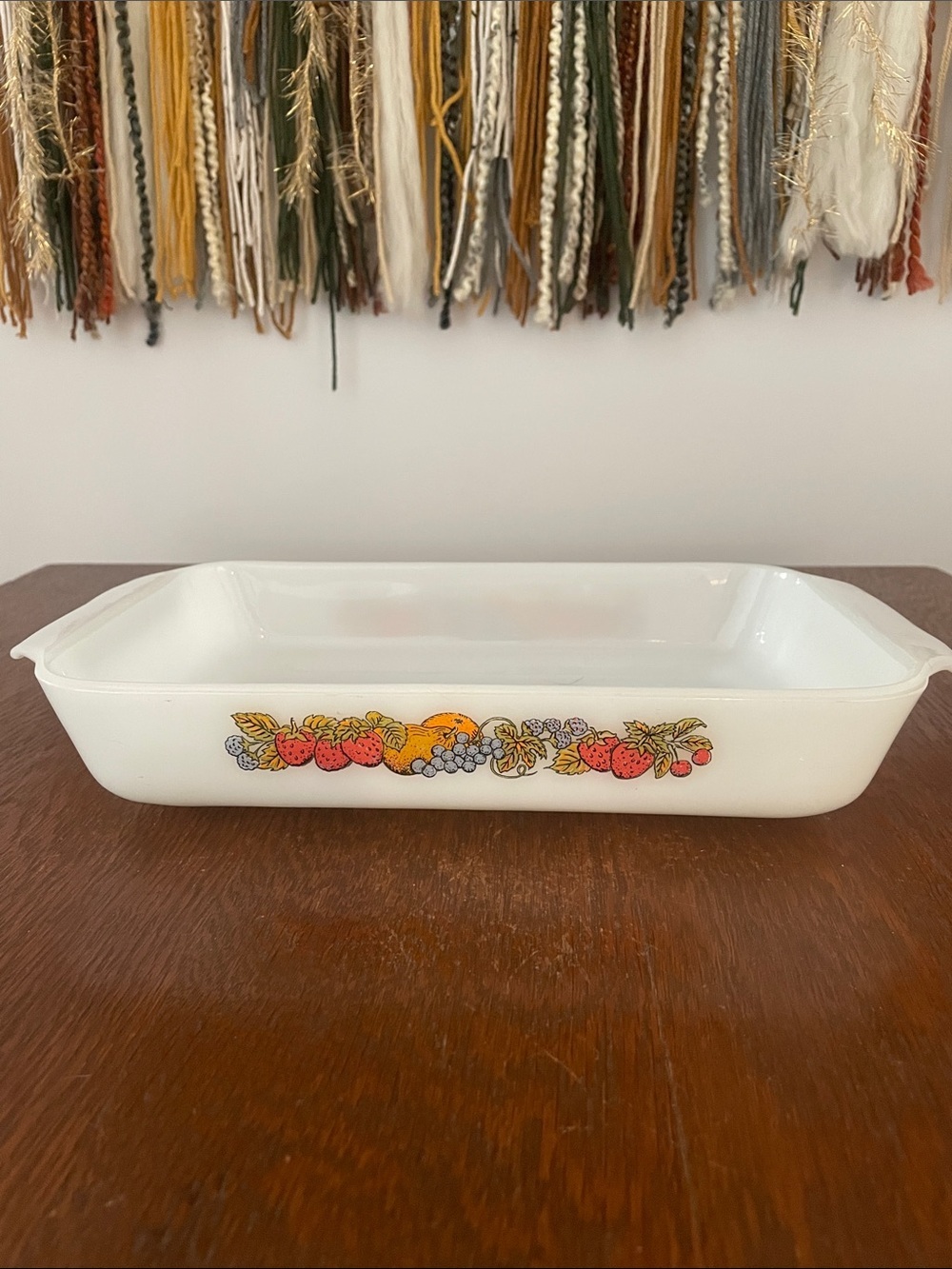 Vintage fire king anchor hocking White Baking-casserole  Dish with Fruit Design